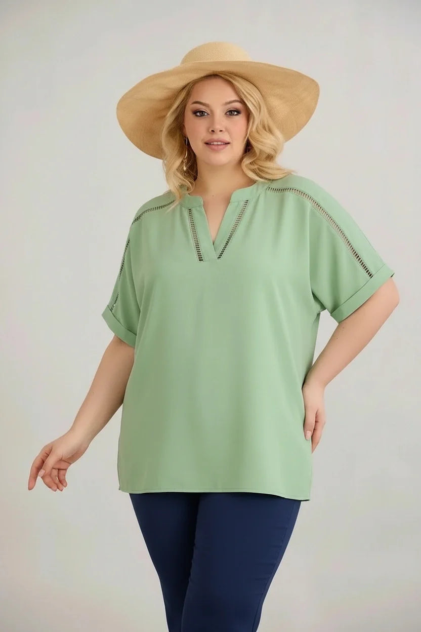 Αέρινη τουνίκ με boho λεπτομέρειες σε χρώμα Μέντα σε μεγάλα μεγέθη 