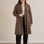 Μακριά ζακέτα τύπου κάπα σε Καπουτσίνο χρώμα σε μεγάλα μεγέθη