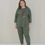 Γυναικείο παντελόνι με κουμπιά σε χρώμα Λαδί σε μεγάλα μεγέθη