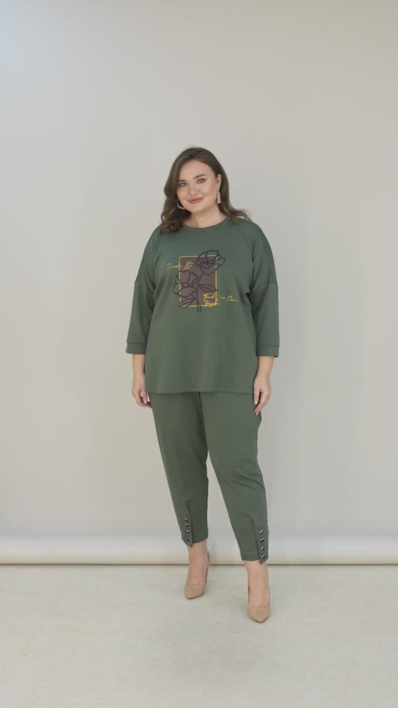 Γυναικείο παντελόνι με κουμπιά σε χρώμα Λαδί σε μεγάλα μεγέθη