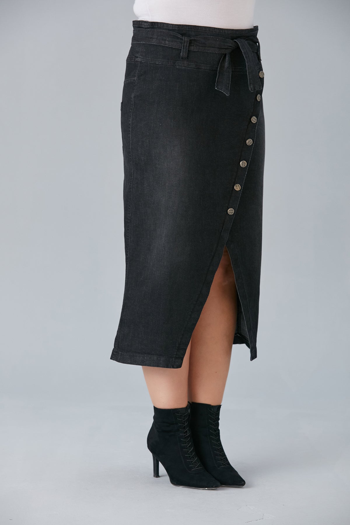 Midi Τζιν φούστα με κουμπιά και σκίσιμο σε μεγάλα μεγέθη -Γραφίτη