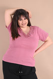  Ροζ βαμβακερή μπλούζα με δαντέλα σε μεγάλα μεγέθη