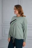 Πλεκτή γυναικεία μπλούζα με στάμπα και κορδόνια σε μεγάλα μεγέθη - Μέντα