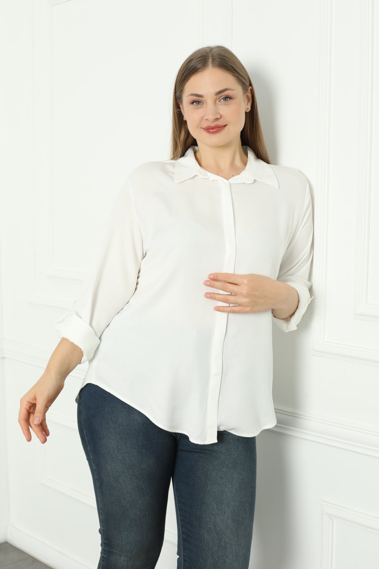 Γυναικείο κλασικό πουκάμισο βισκόζη σε μεγάλα μεγέθη - Άσπρο
